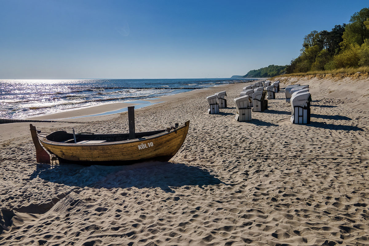 Bild: /images/startseite_slider/Strand_Boot_Stubbenfelde_Usedom.jpg#joomlaImage://local-images/startseite_slider/Strand_Boot_Stubbenfelde_Usedom.jpg?width=2048&height=1536